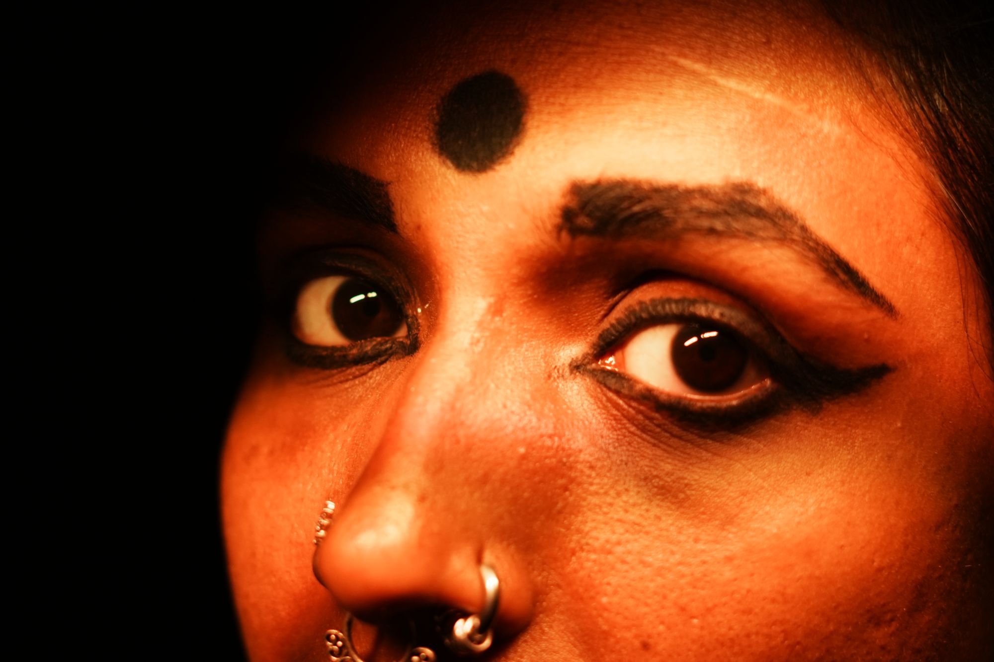 eye makeup close kohl dramatic