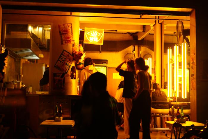 Cafés & Kitchens